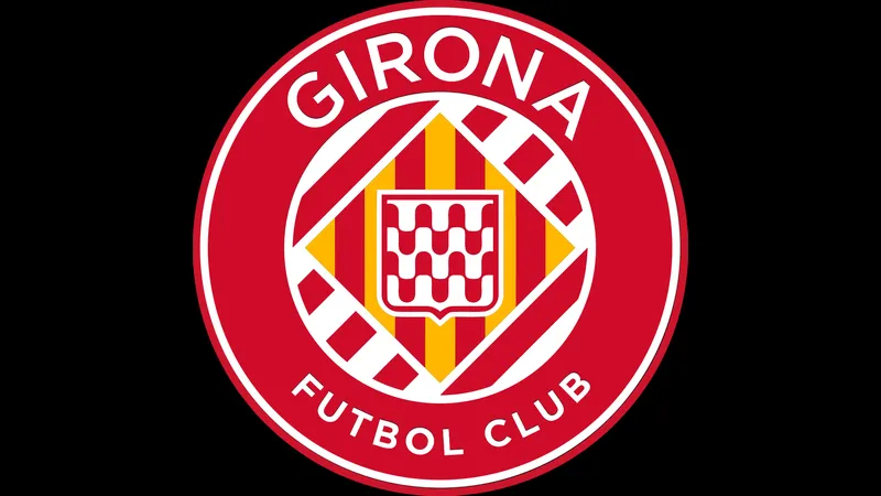 Cầu thủ Alaves và Girona tranh chấp bóng trên sân - Lịch sử đối